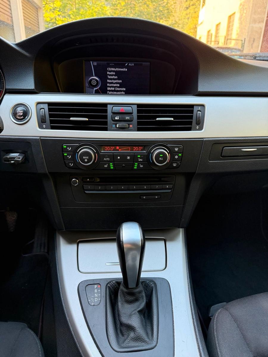 BMW 320 2009 — photo 6