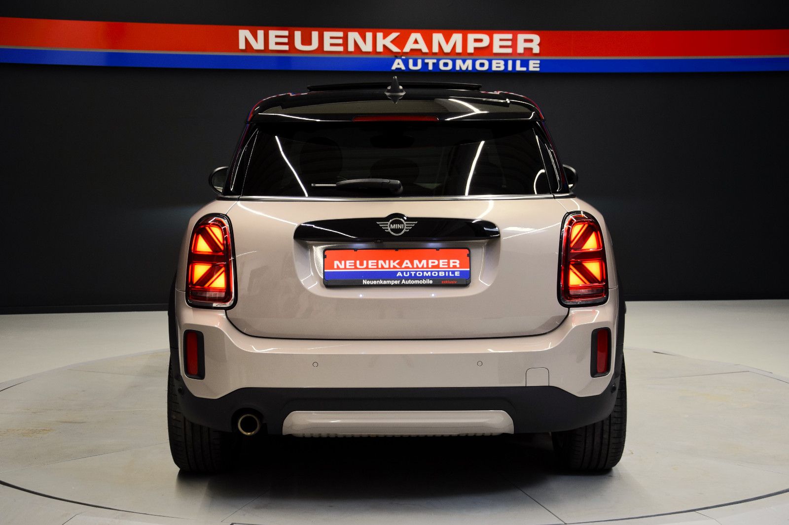 Fahrzeugabbildung MINI Cooper Countryman YOURS Pano HuD Leder Memory