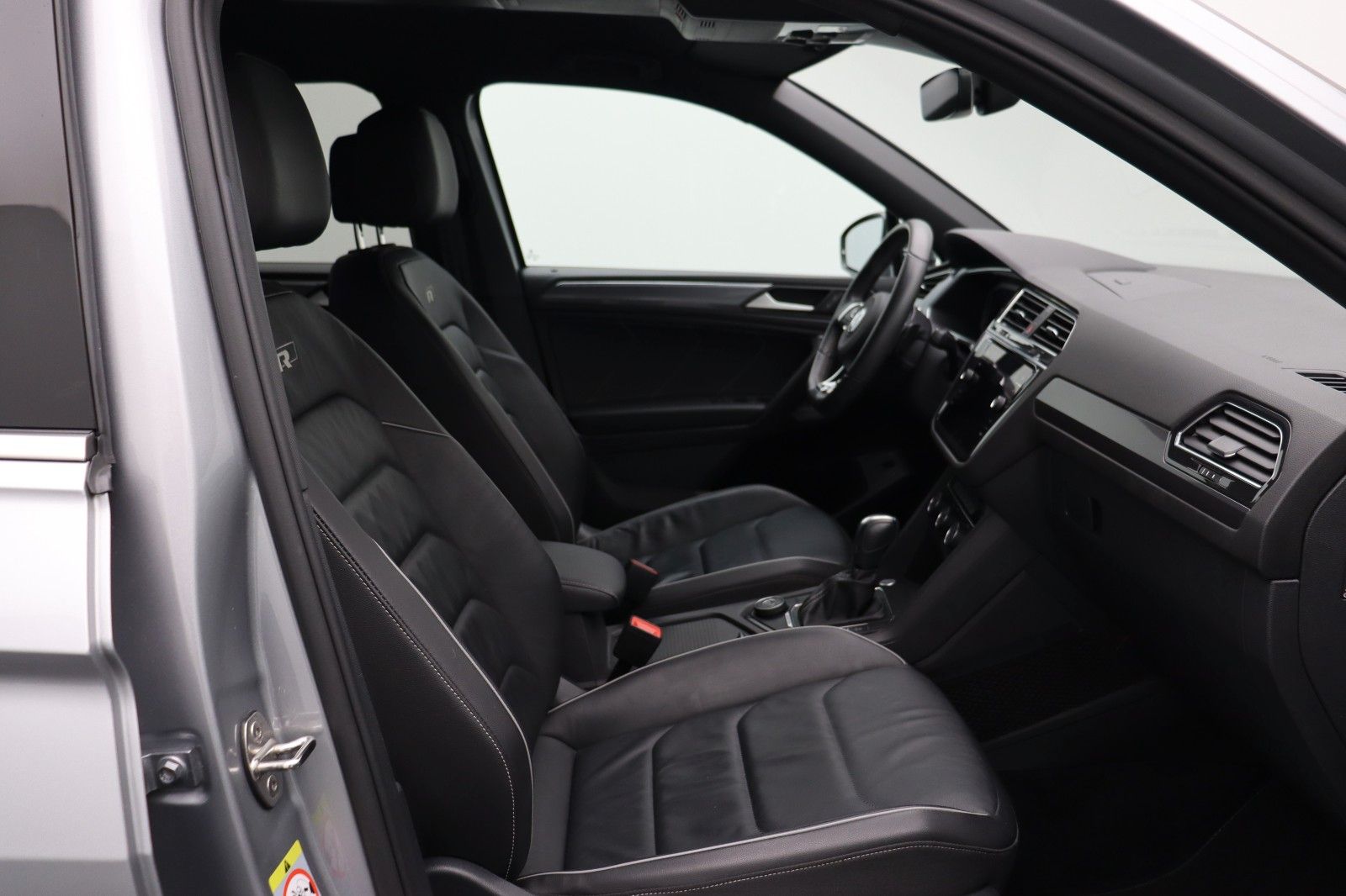 Fahrzeugabbildung Volkswagen Tiguan Allspace Highline 4M Leder R-Line 20"AHK