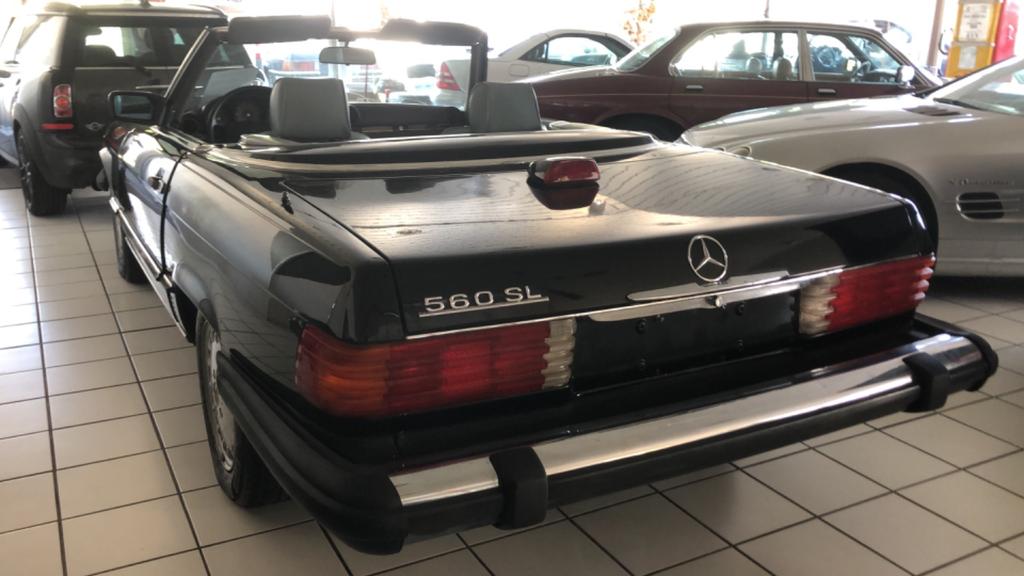 Mercedes-Benz SL 560