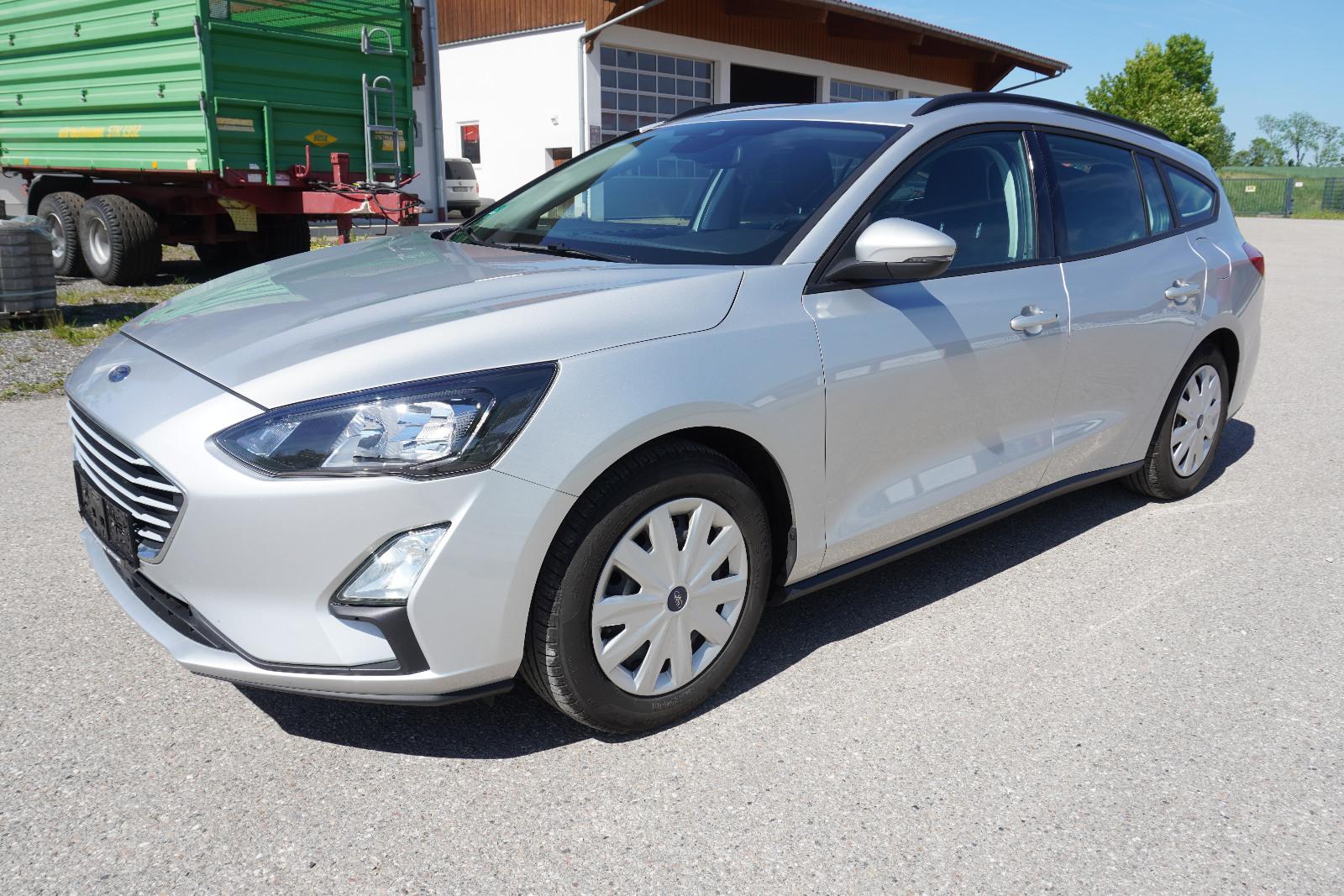 Ford Focus Turnier Trend 1.Hand LED AHK Winterpaket