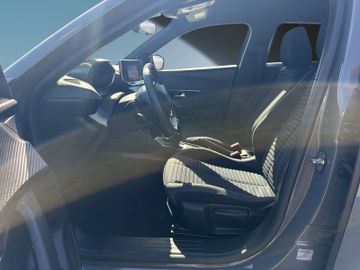Peugeot 2008 1.2 PureTech 100 Active NAVIKAMERATEMP.
