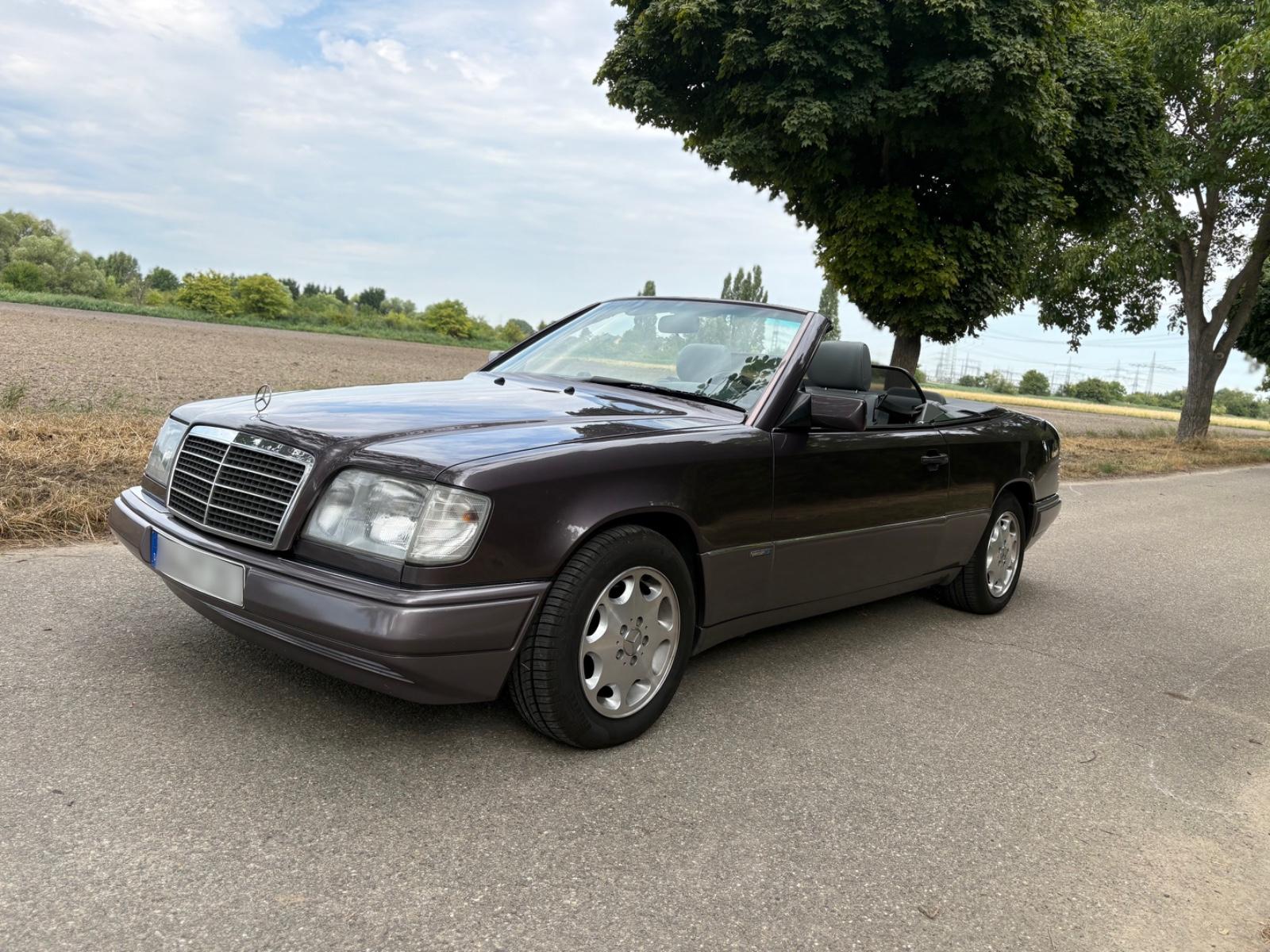 Mercedes-Benz Liebhaberfahrzeug Mercedes Benz E 220 Cabriolet