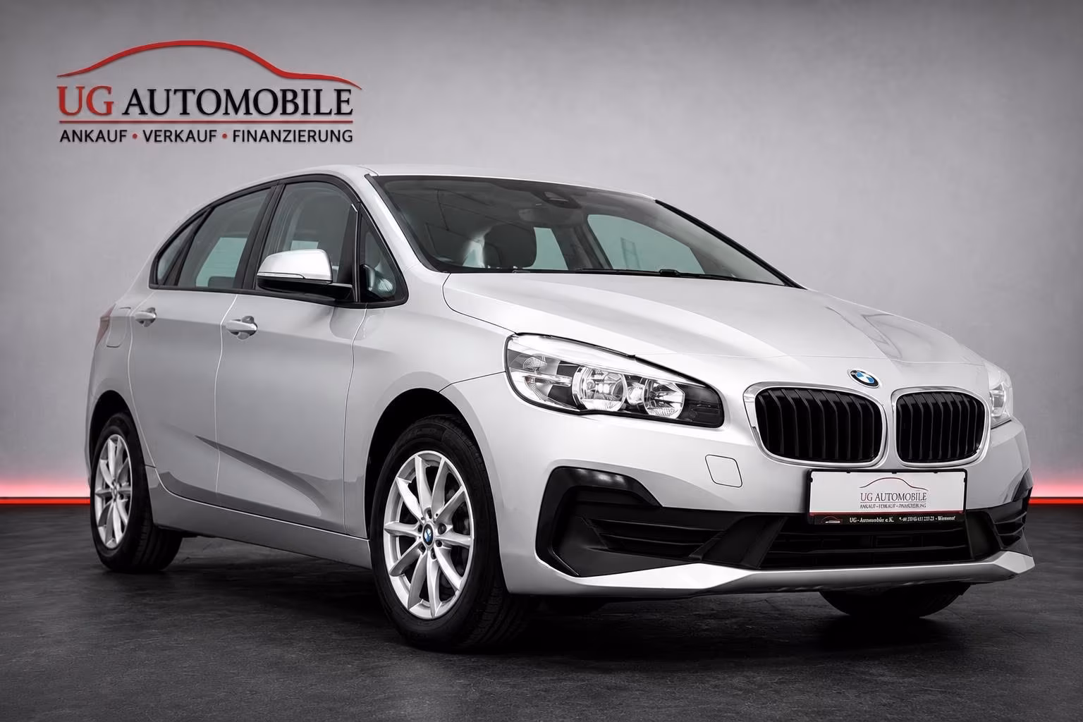 BMW 218 2 Active Tourer 218 i * AUT * R-KAM * 8xALU