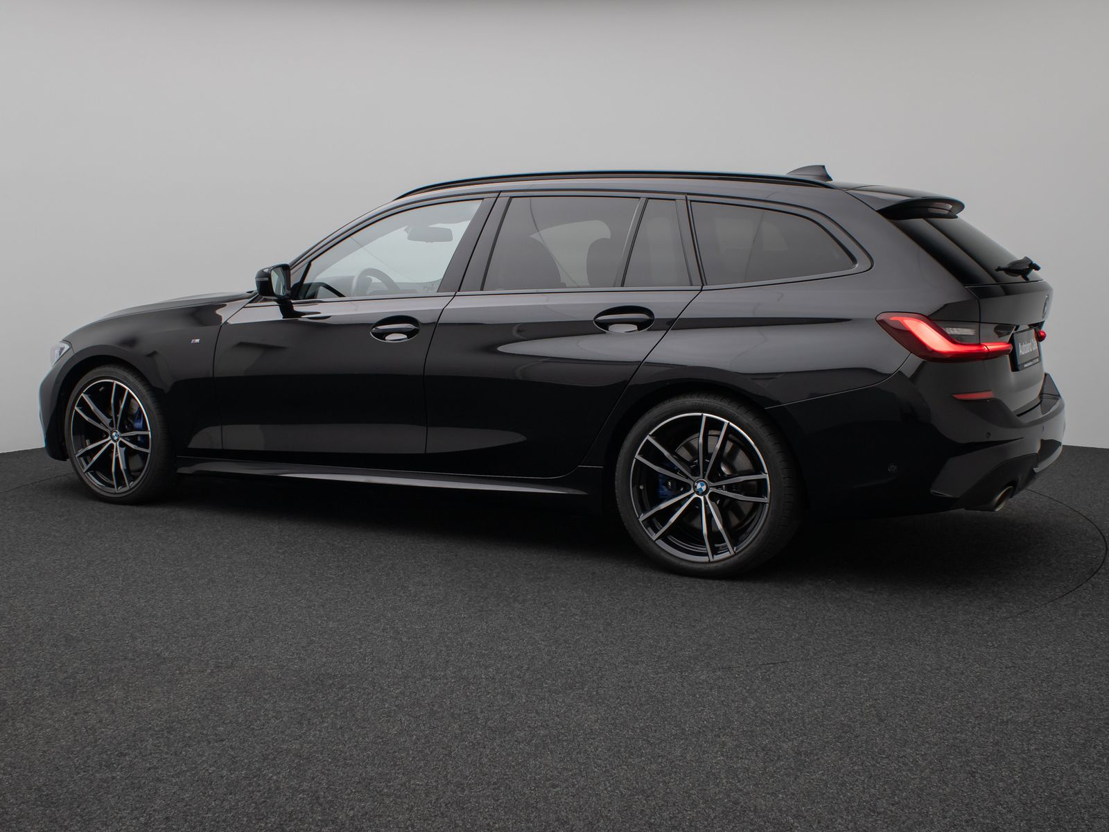Fahrzeugabbildung BMW 330i M Sport Panorama Kamera Laser HUD DAB HiFi