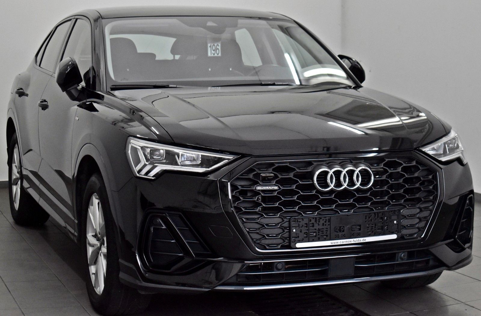 Fahrzeugabbildung Audi Q3 Sportback 40 TDI qu S line,Navi,Panor,Black P