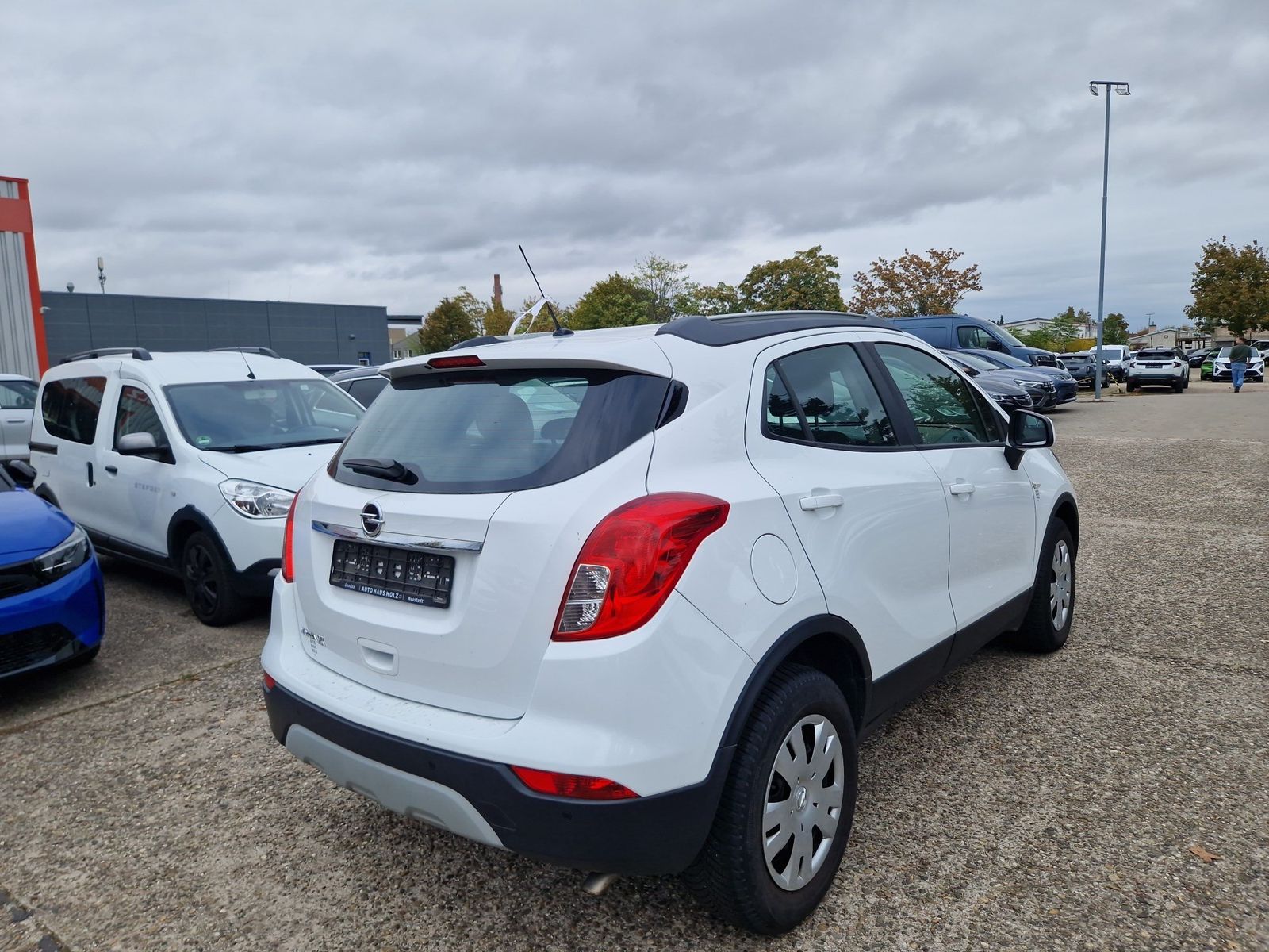 OPEL Mokka X 1.6 Selection Radio Klimaanlage – Bild 4