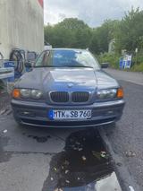BMW 320i -