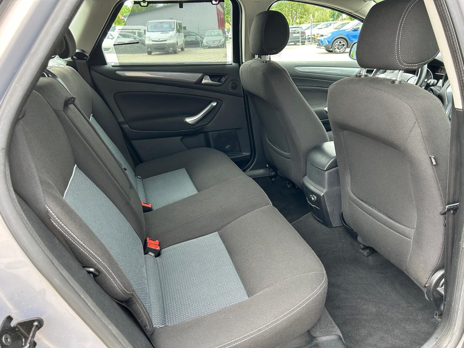 Fahrzeugabbildung Ford Mondeo Turnier°AHK°Tüv NEU°