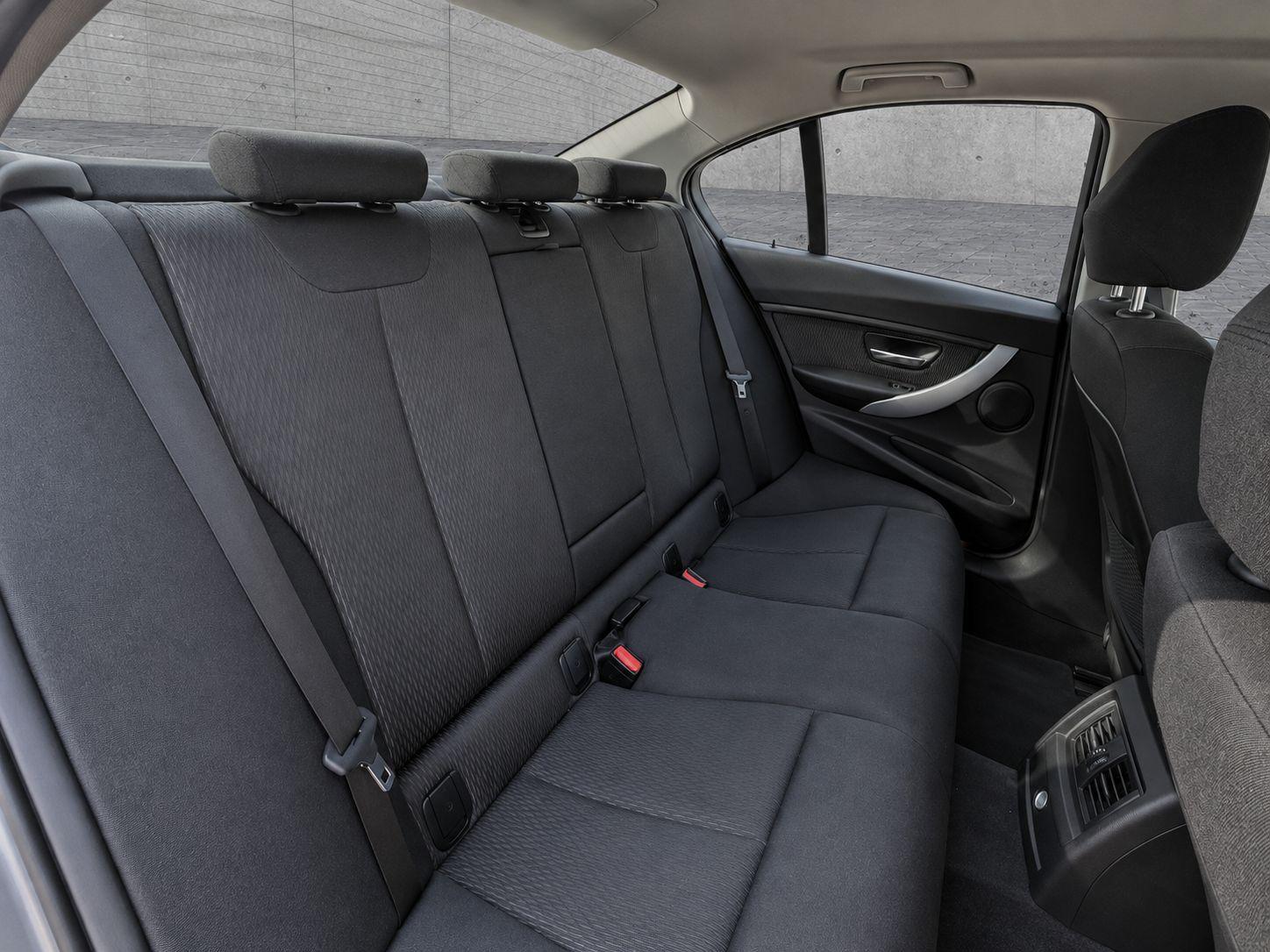 BMW 318 i Limousine 'Aut.'LED'WenigKM'Navi'