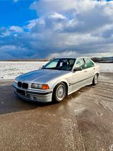 BMW E36 318i Limousine 3er - BMW 318 aus 1996: 318i