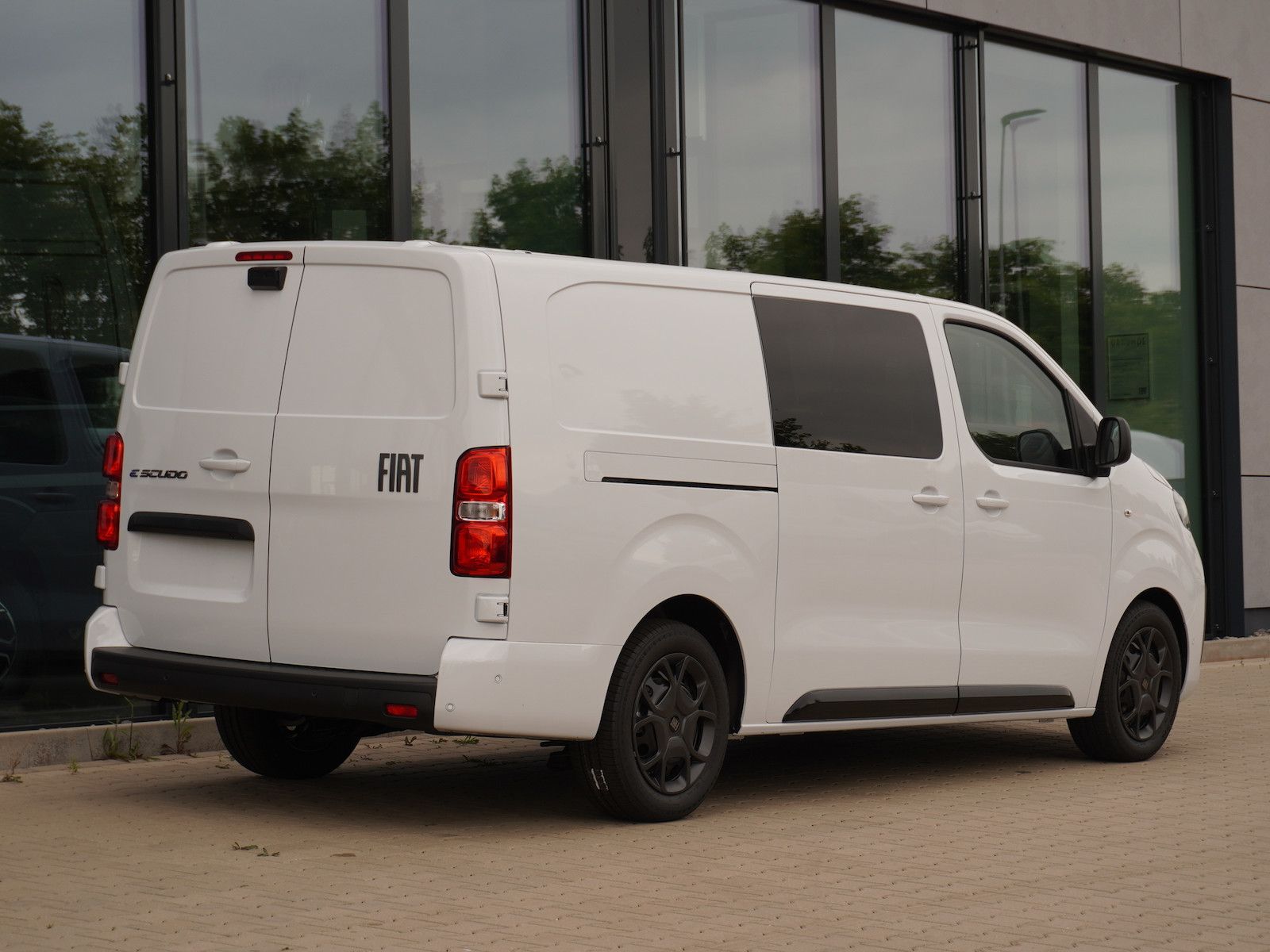 Fiat E-Scudo Multicab L3 75 kW/h / 5-Sitzer imagem 2