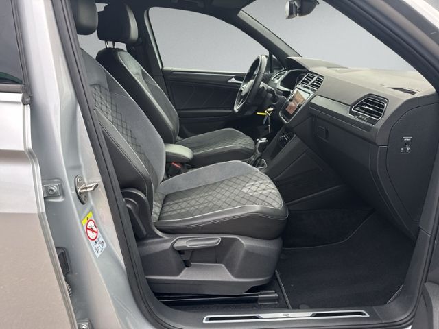 Tiguan 2.0 TDI DSG R-LINE ALLRAD AHK+IQ.LIGHT