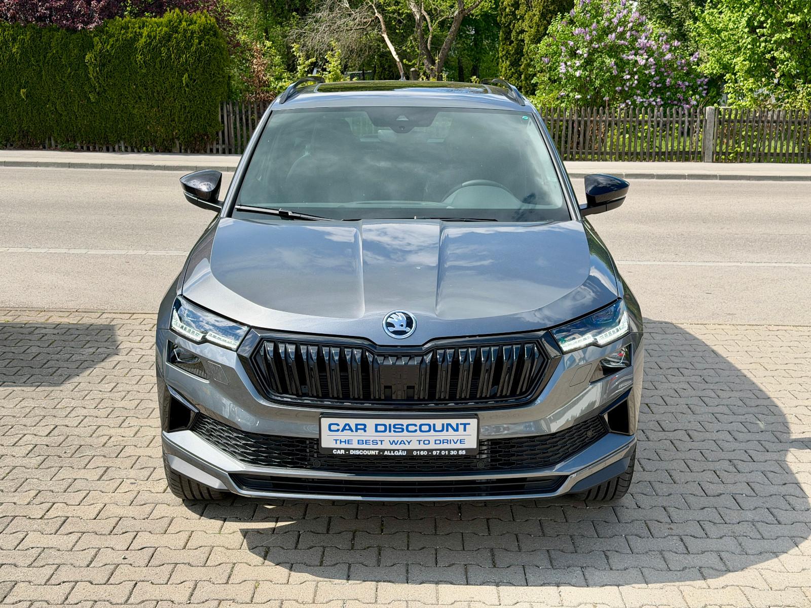Skoda Karoq Sportline 4x4 DSG AHK Pano 5 Jahre Garant.