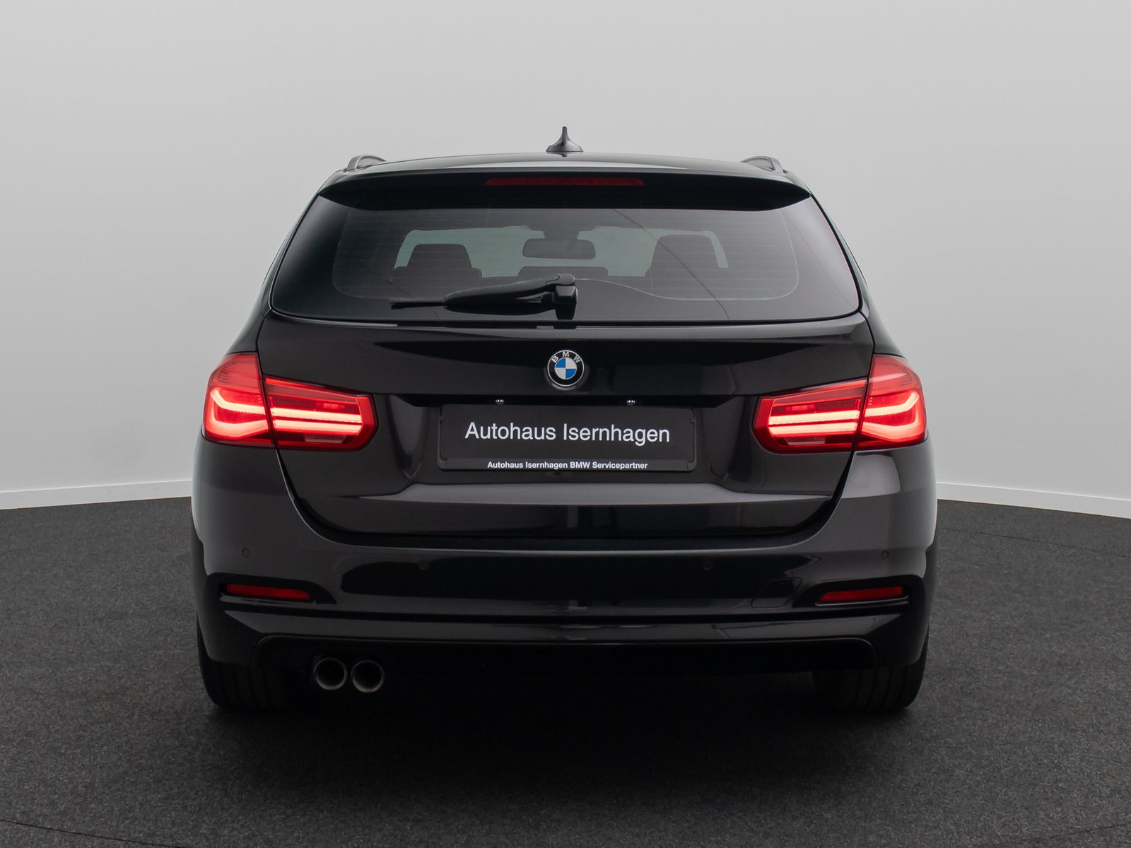 Fahrzeugabbildung BMW 320d GeschwindigReg PDC Panorama LED Sportsitz