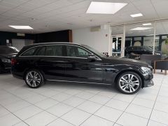 MERCEDES-BENZ C 350 eT Avantgarde Airmatic Distronic+ Pano AHK