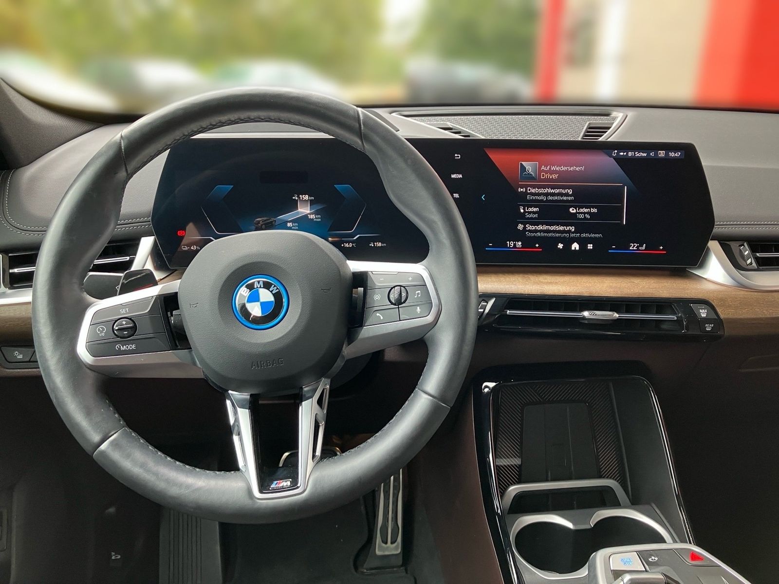 BMW iX1 xDrive30 M Sport Pro HUD Pano DA Prof. H K foto 3