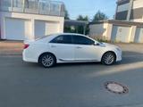 Toyota Tayota camry - Toyota Camry mit Benzin-Antrieb