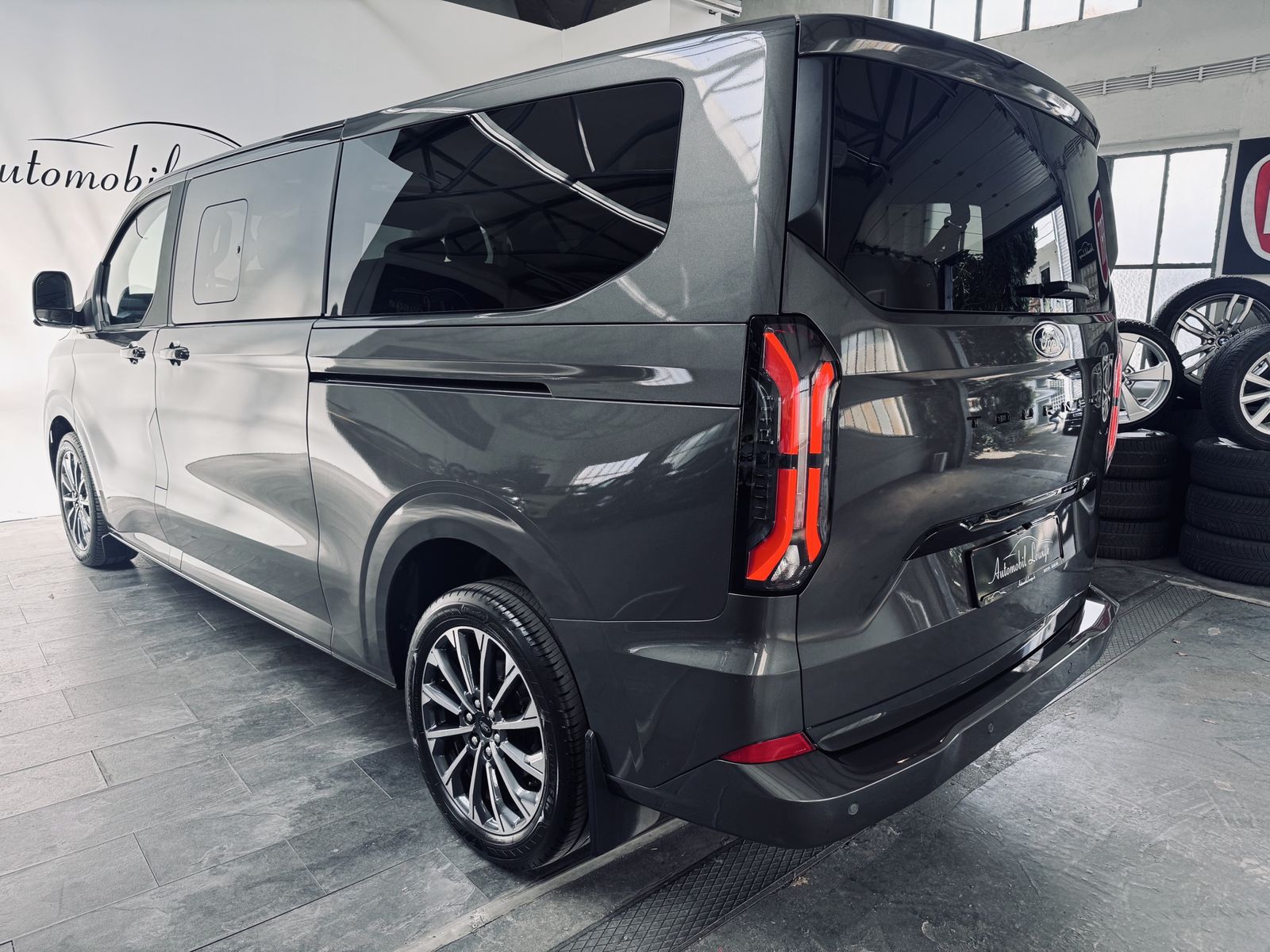 Ford Tourneo Custom 320 L2 Tourneo Titanium X / Leder foto 9