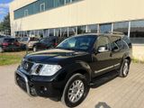 Nissan Pathfinder 3.0 dCi LE.Navi.SHZ.AHK.7 Sitzer - Nissan Pathfinder aus 2014