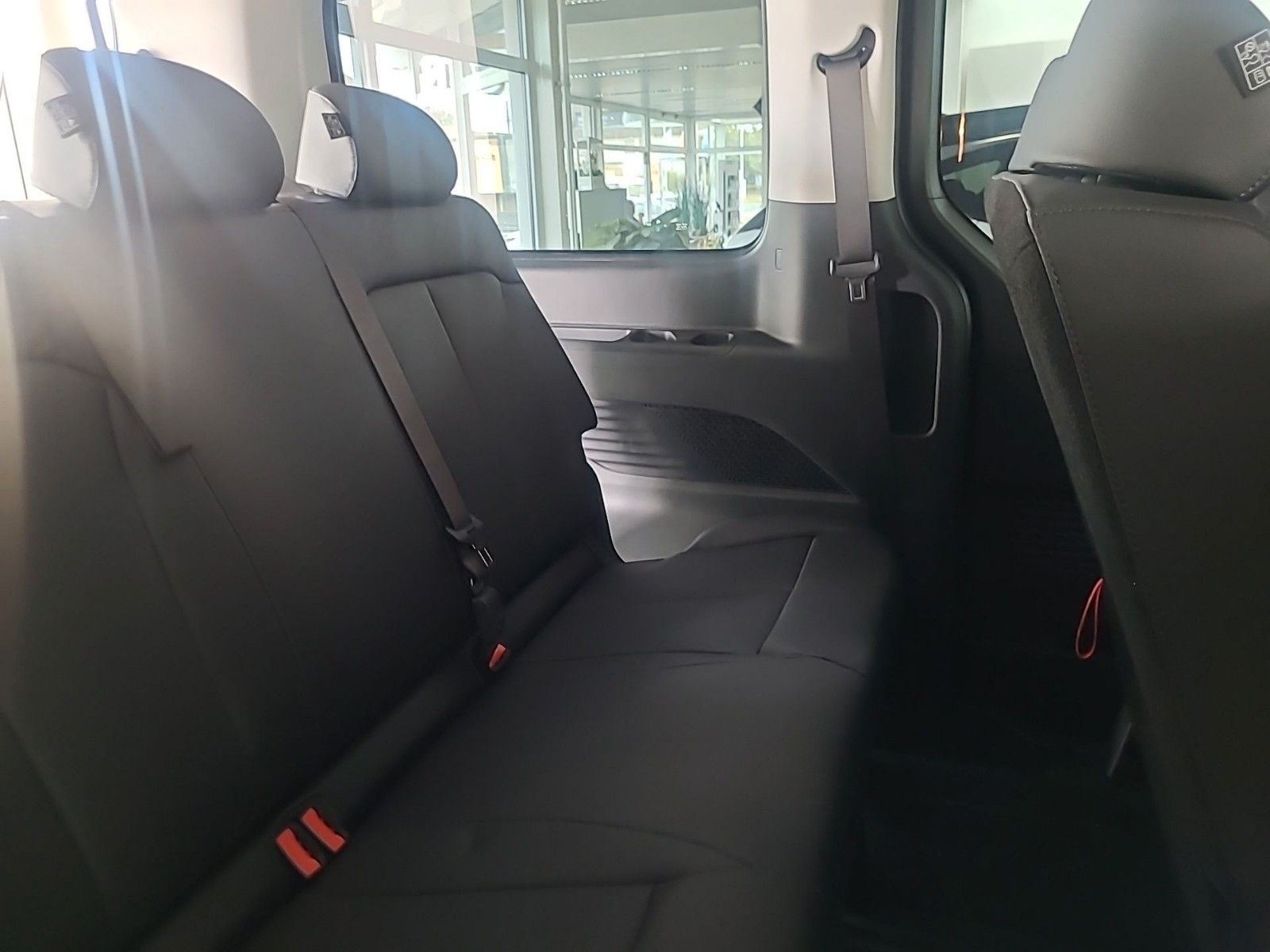 Fahrzeugabbildung Hyundai Staria Prime Hybrid 9 Sitzer