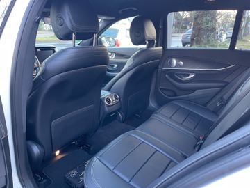 Fahrzeugabbildung Mercedes-Benz E 350d 4Matic AMG*Burmester*Airmatic*Distronic*
