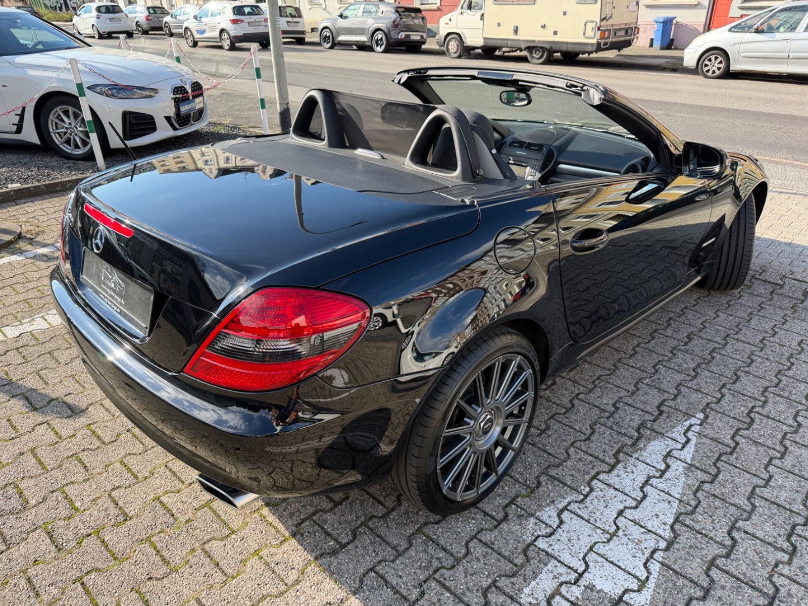 Fahrzeugabbildung Mercedes-Benz SLK 200 Kompressor 18 ZOLL LEDER AIRSCARF TEMPOM