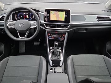 Fahrzeugabbildung Volkswagen T-Roc Style 1.5 TSI DSG IQ.Light AHK Klima Navi