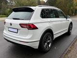 Volkswagen Tiguan R-Line Voll Standhzg Leder el.Sitz Automa - VW Tiguan Gebrauchtwagen in Bremen