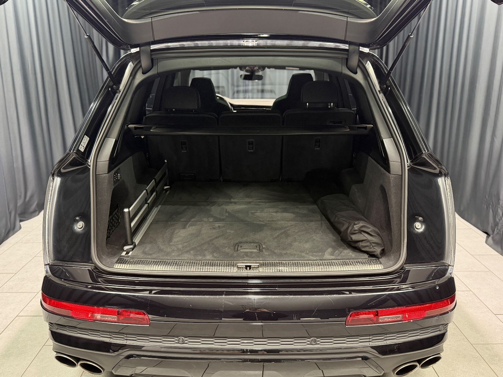 Fahrzeugabbildung Audi SQ7 4.0 TDI quattro|3D BANG&OLUFSEN|PANORAMA|AHK