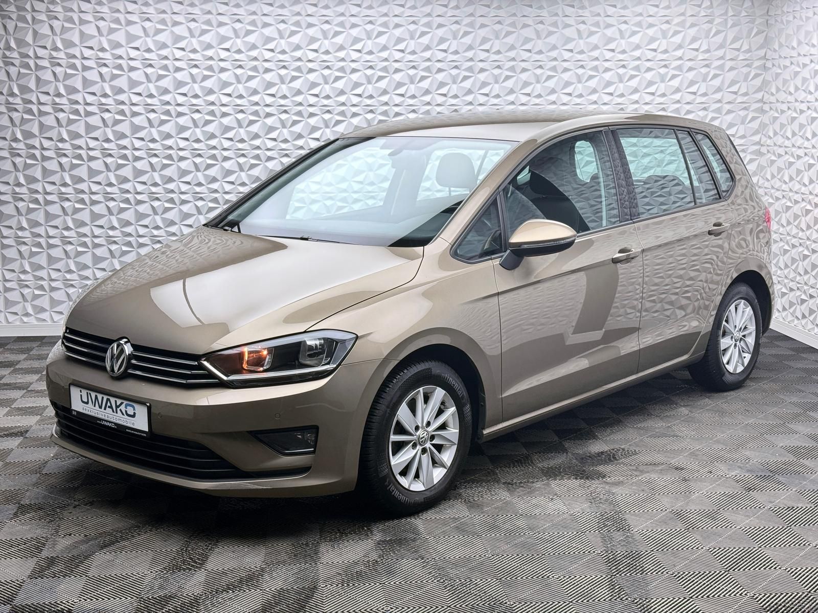 Fahrzeugabbildung Volkswagen 1.4 TSI/COMFORTLINE/SITZHZG/PDC/ALLWETTER/MASSGE