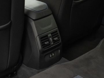 Fahrzeugabbildung BMW 120i M Sport Pro Kamera DAB HiFi AHK Lenkrhz 19"