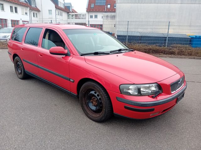 Volvo V70 2.4 T.   " Tüv neu + ZR ca. 10' km "