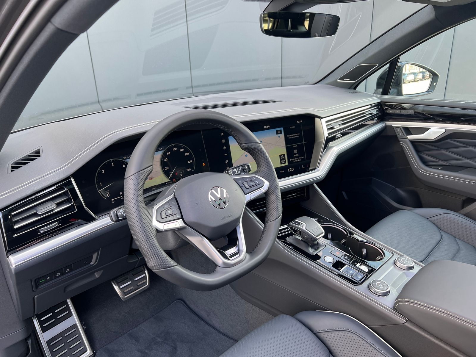 Fahrzeugabbildung Volkswagen Touareg R-Line FINAL EDITION V6 TDI SCR 4MOTION