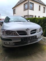 Nissan Almera - silberne Nissan Almera
