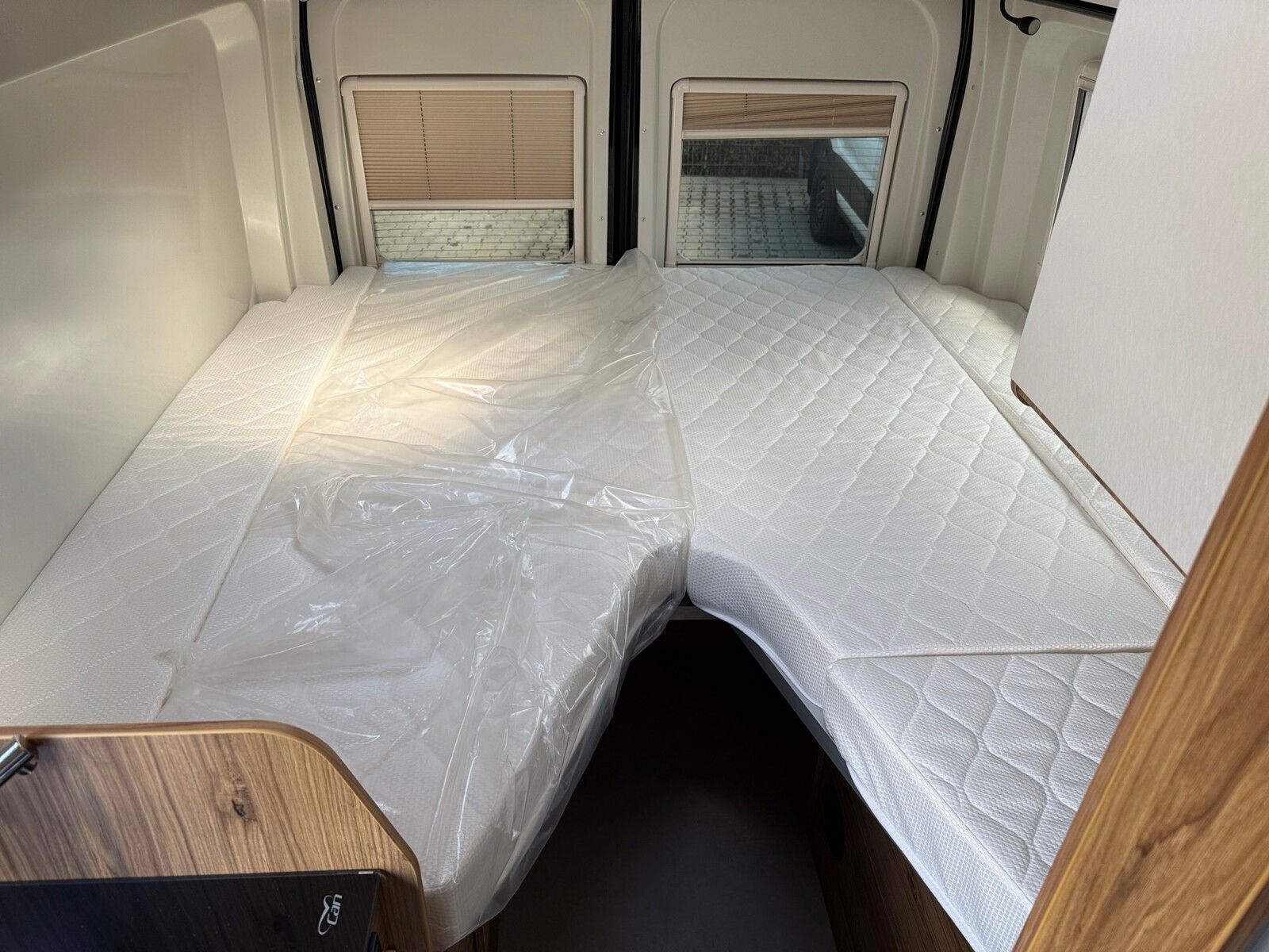 Fahrzeugabbildung Karmann Dexter 4x4 DE 570 AW Allrad 4x4, Rückfahrkamera