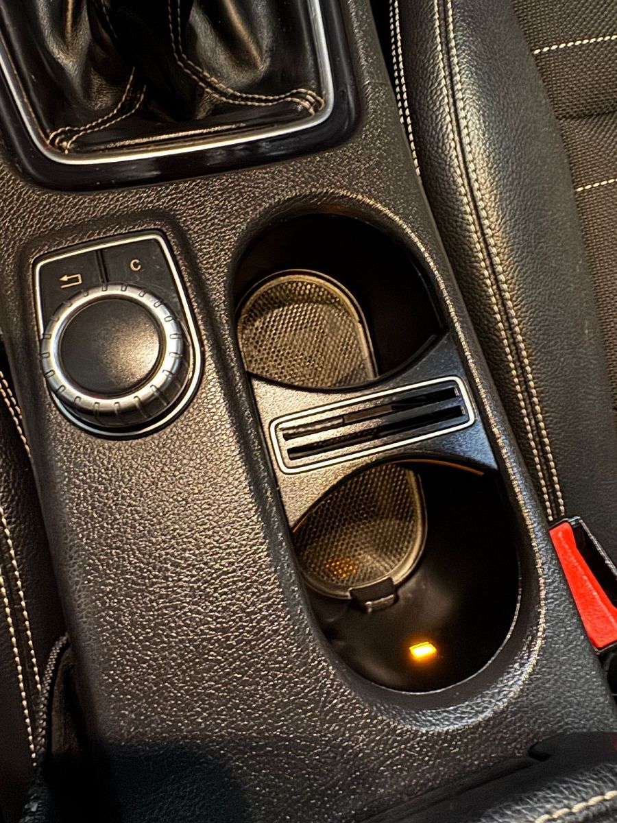 Fahrzeugabbildung Mercedes-Benz CLA 180 Coupe SPORTPAKET URBAN NIGHT NAVI KAMERA