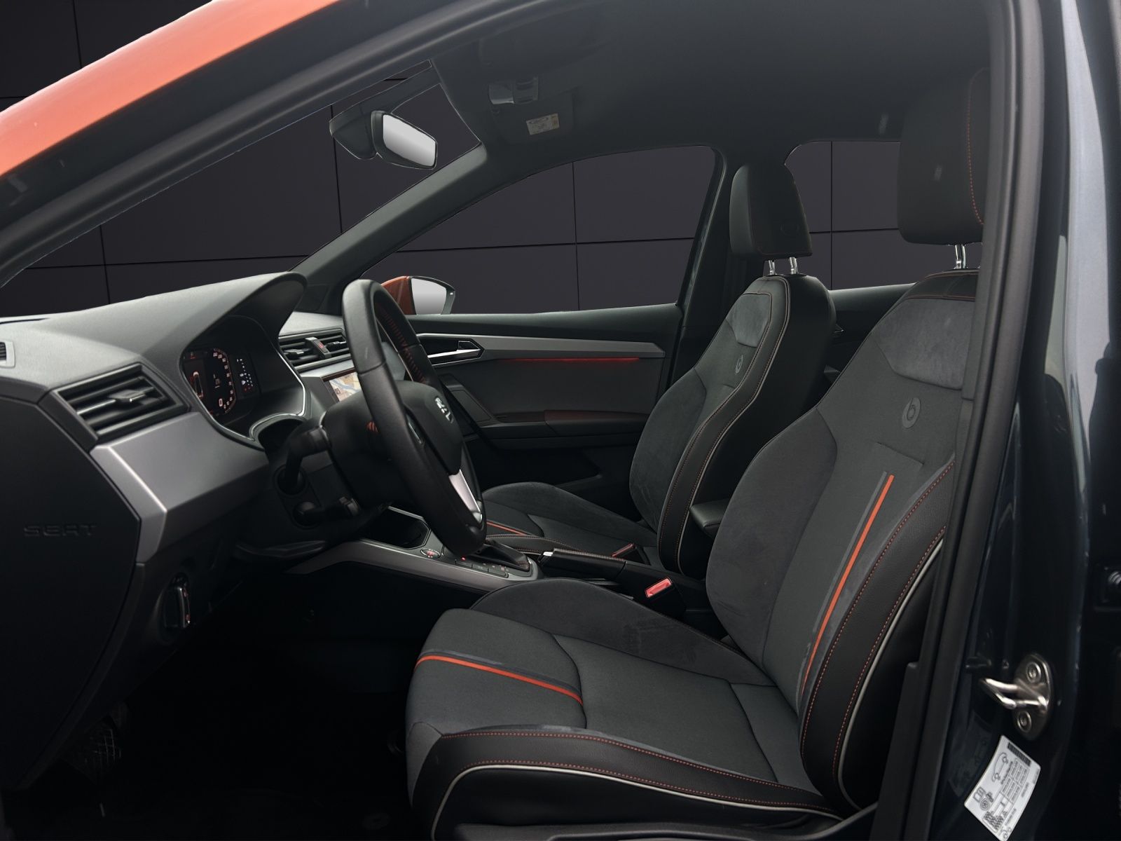 Fahrzeugabbildung SEAT Arona TSI FR DSG LED ACC AHK SH PDC Beats SeatCo