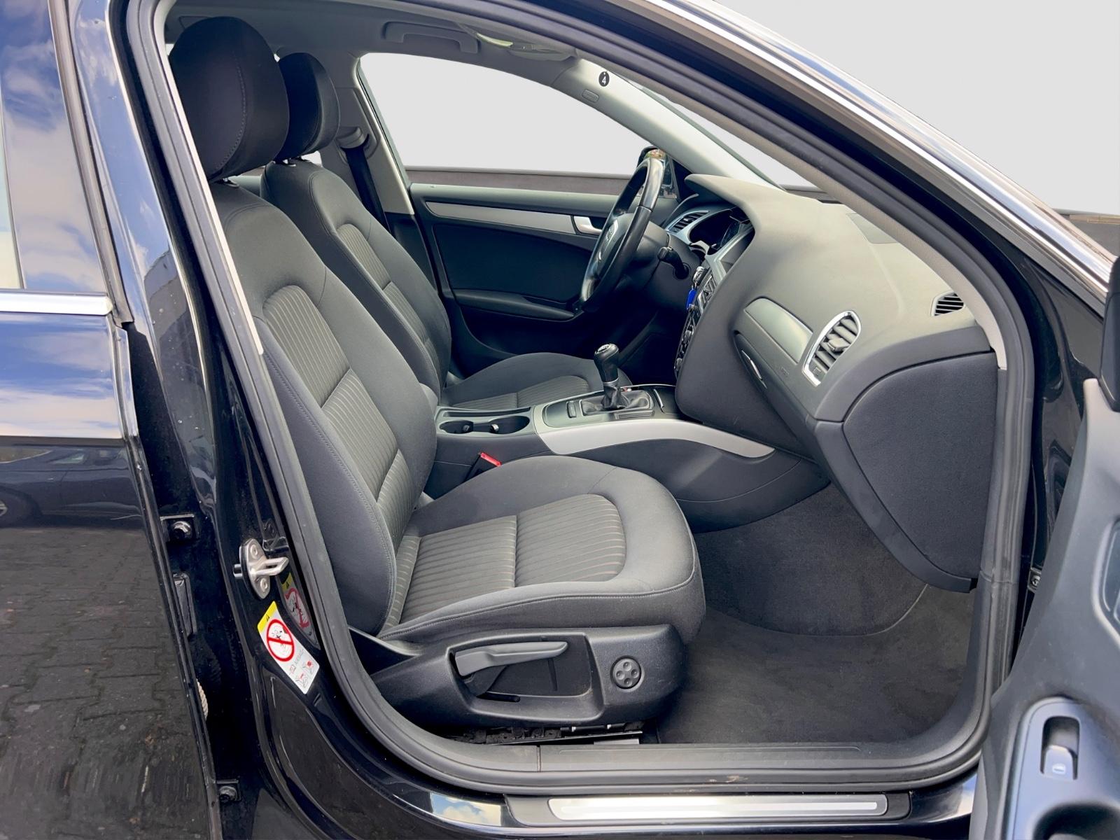 Audi A4 2009 — photo 17