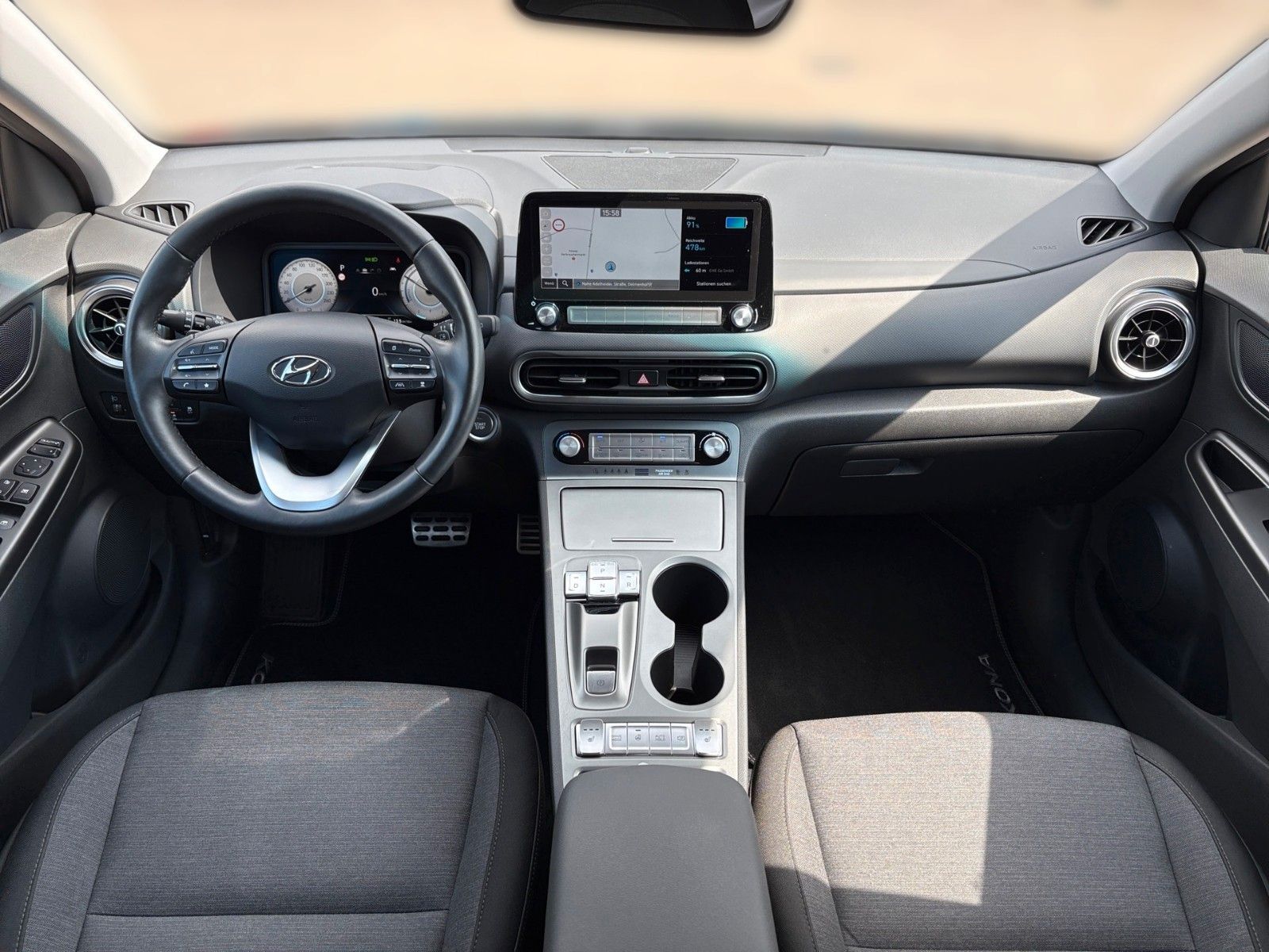 Fahrzeugabbildung Hyundai Kona Trend Elektro Navi- & Assistenz Paket