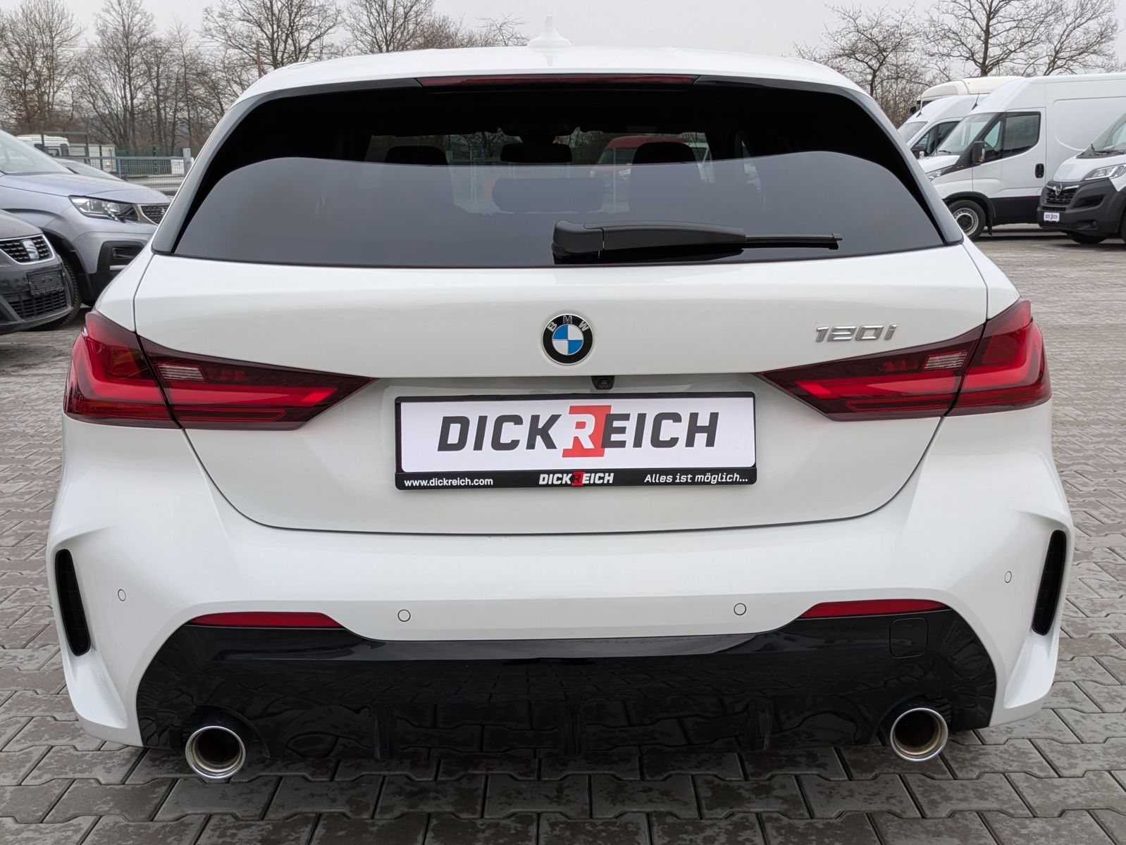 Fahrzeugabbildung BMW 120 i M-Sport PANO*ACC*KAMERA*H&K*Ad.-LED*PremP.