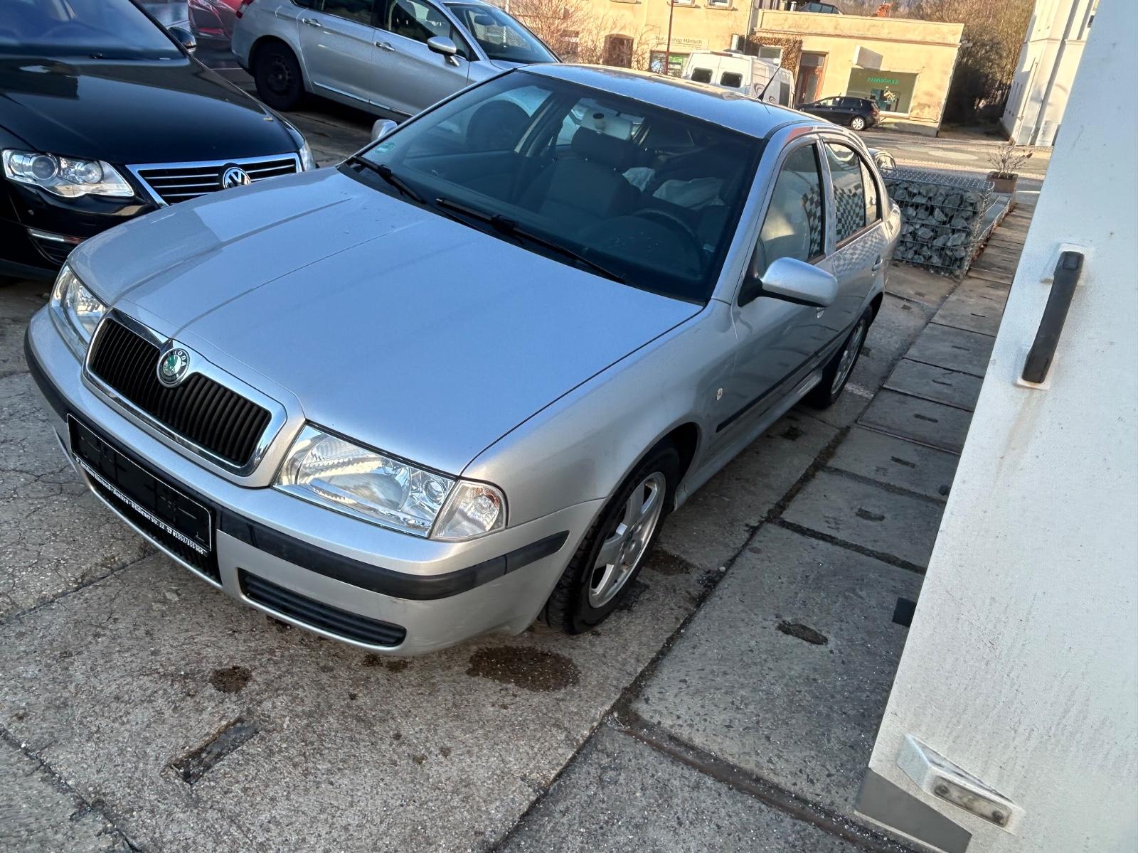 Skoda Octavia 1.6 Ambiente aus 1.Hand mit Klima