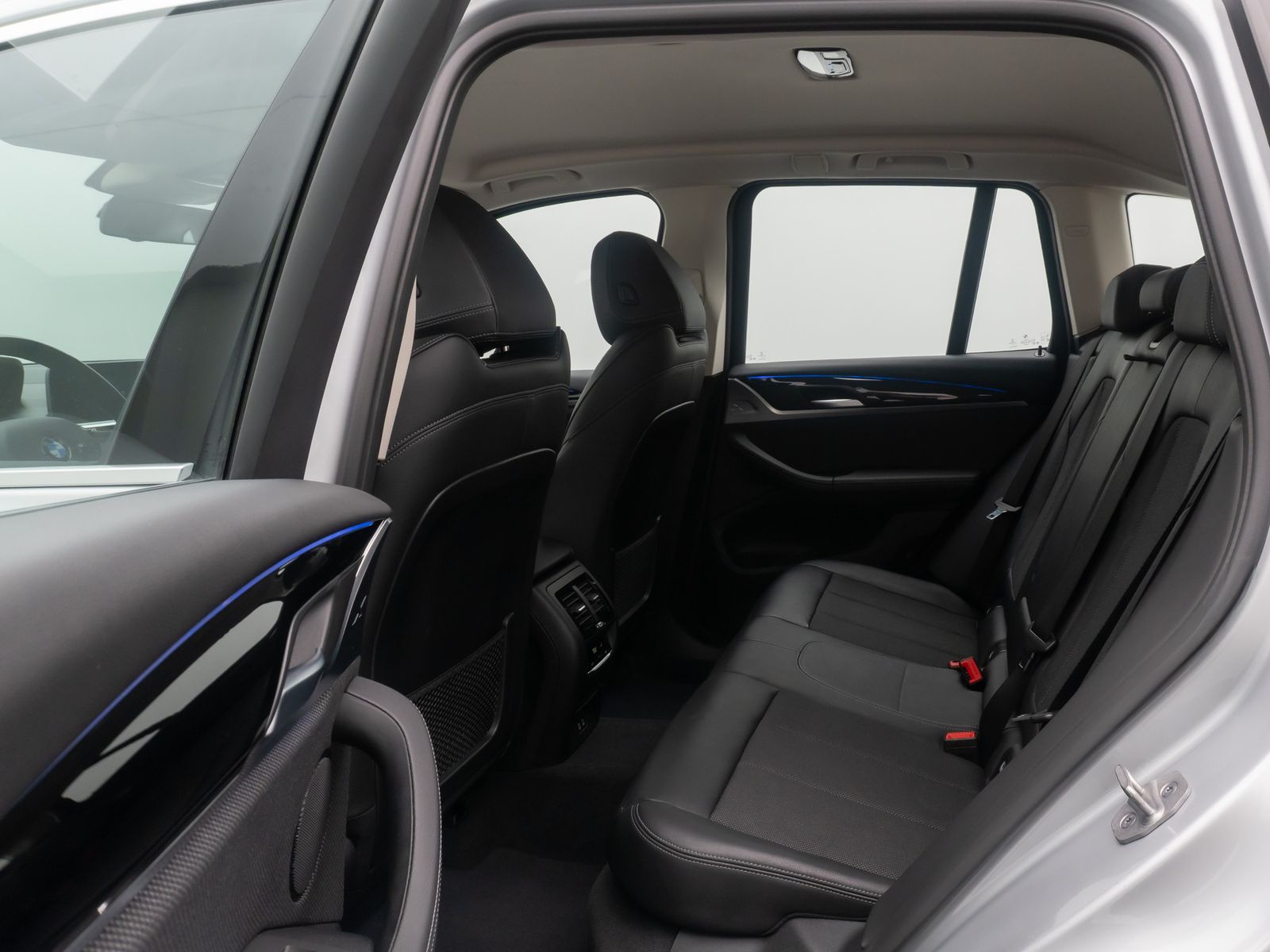 Fahrzeugabbildung BMW X3 xD20d  xLine Kamera DAB CockPit+AHK Sport 20"