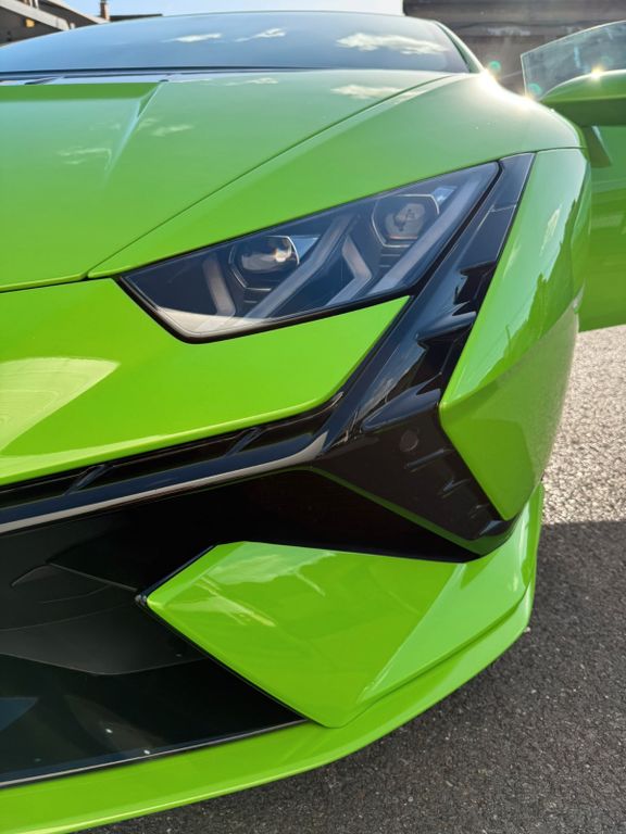 LAMBORGHINI Huracán 2024