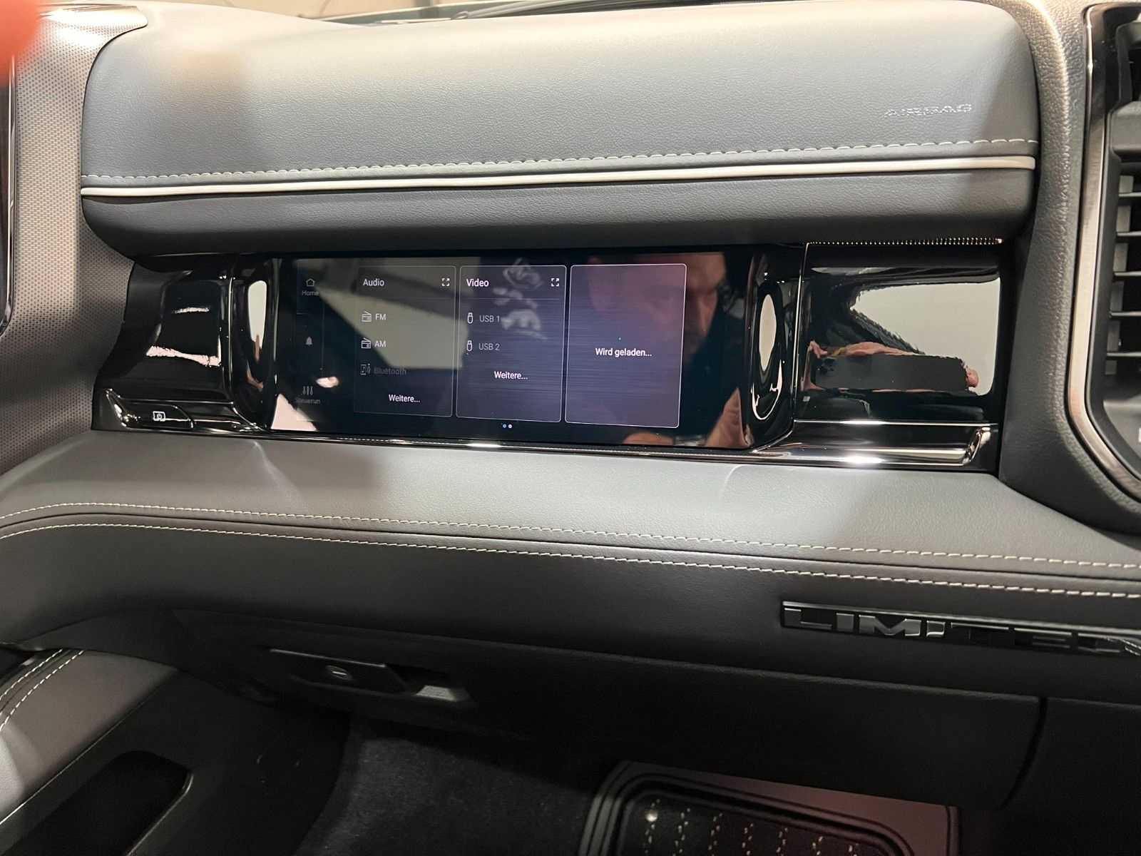 Fahrzeugabbildung Dodge RAM 1500 Limited Night  5,7L V8 HEMI