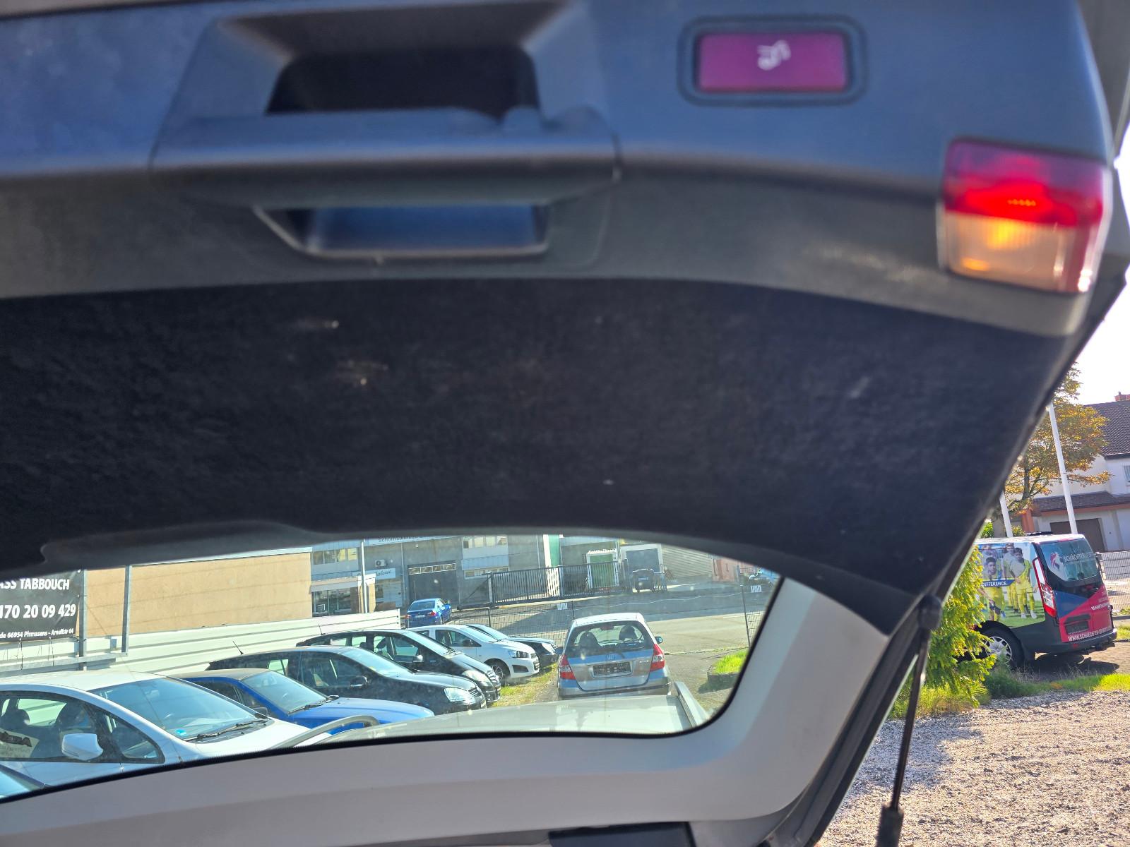 Mercedes-Benz E220 2010 — photo 8