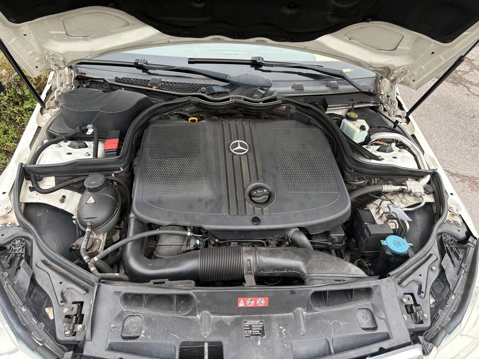 Mercedes-Benz C200 2012 — photo 6