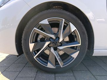 Peugeot 308 - 8