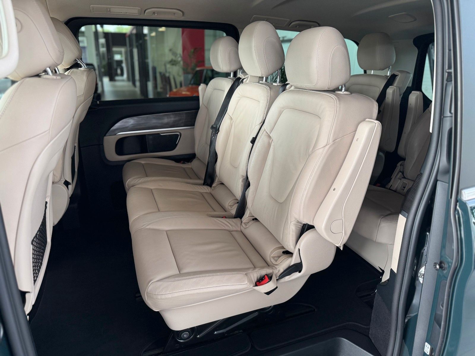 Fahrzeugabbildung Mercedes-Benz V-Klasse V 250d AVANTGARDE EDITION lang "AHK"