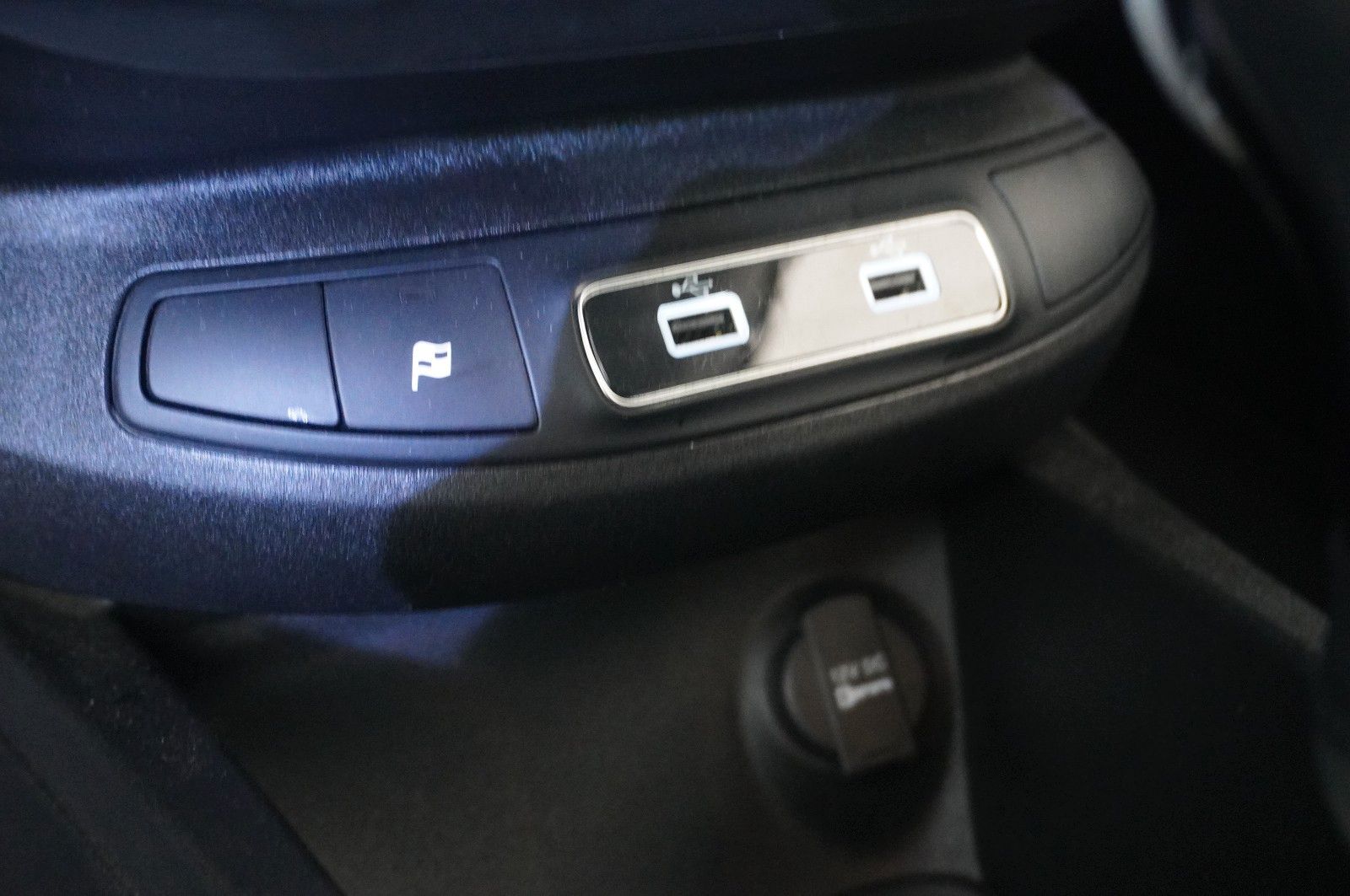 Fahrzeugabbildung Fiat 500X 1.3T CROSS DCT NAVI/LED/PDC/SPORT/TEMP/DAB+